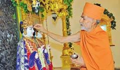 On 19 February 2014, Pujya Mahant Swami performed the Vedic consecration ceremony of the murtis in the new mandir.