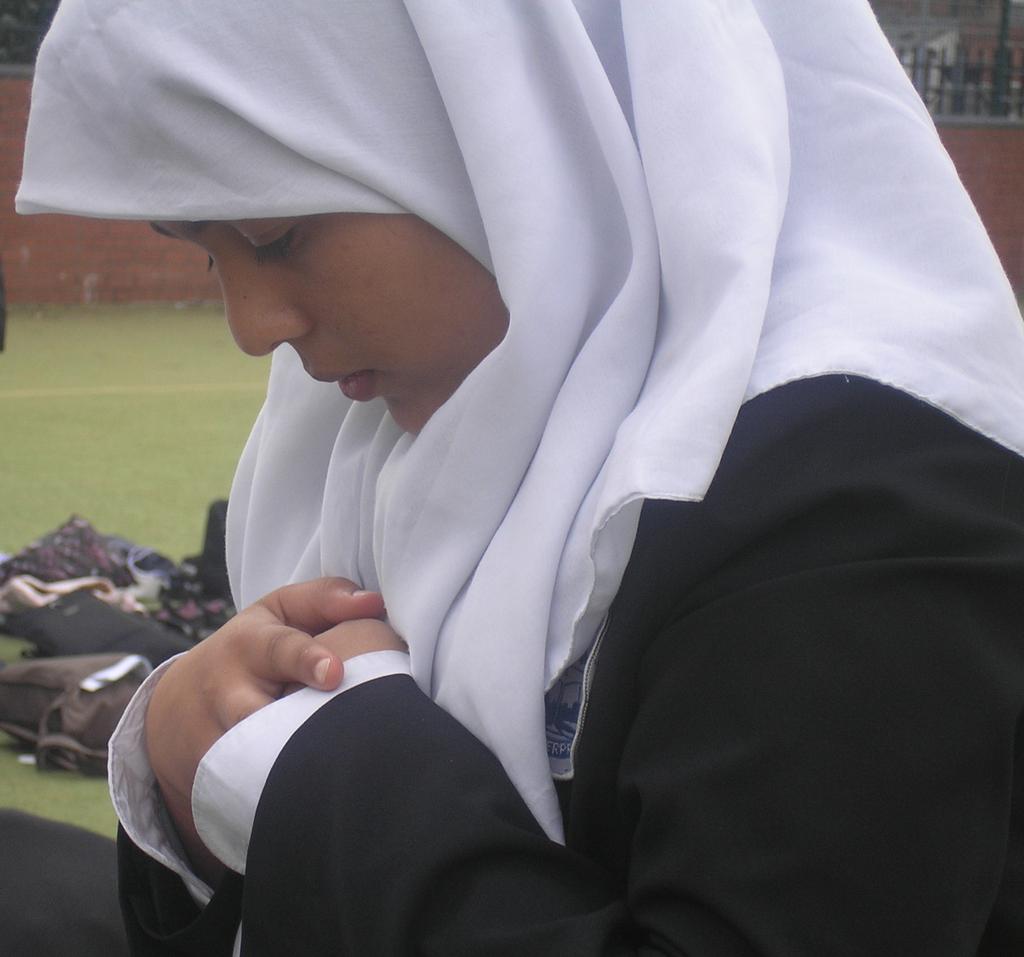 27 PROVISIONS FOR PRAYER Features of good practice School makes arrangements for their Muslim pupils who wish to perform daily prayers in school.