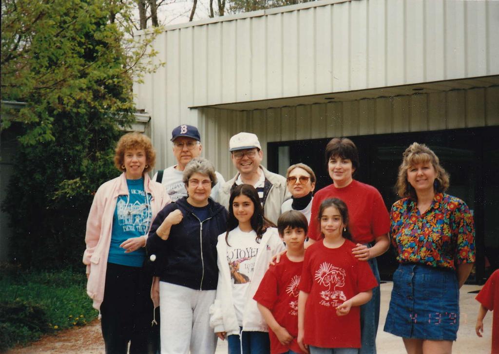 Pam Speaks: Recollections of 27 Years as the Rabbi s Wife by Pam Gorin In the fall of 1982, a dear friend and I attended Friday night services at Beth Tikva -- my friend had grown up at Beth Tikva,