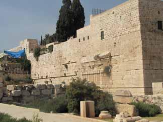 Solomon s Porch in the New Testament: John 10:22 23 states that Jesus walked in Solomon s Porch and had a confrontation with a Jewish crowd there during the Feast of Dedication (Hanukkah).