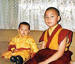 The Very Venerable Kalu Rinpoche and the Very Venerable Bokar Rinpoche, monks and devotees, greeted and welcomed him warmly on his arrival, and escorted him to Kalu Rinpoche s Stupa Temple at