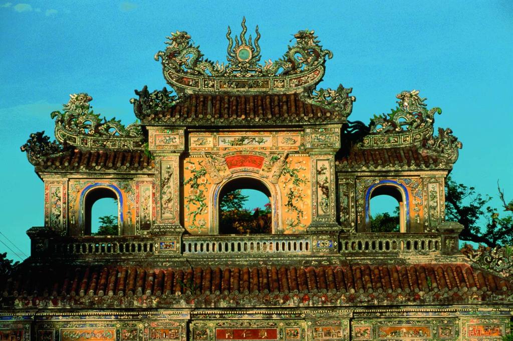 HUÉ MONUMENTS Vietnam AD 1802 1945 Nguyen Dynasty Although the first settlement at Hué dates back to the 3rd century AD, the city emerged as a cultural and intellectual center under the Nguyen