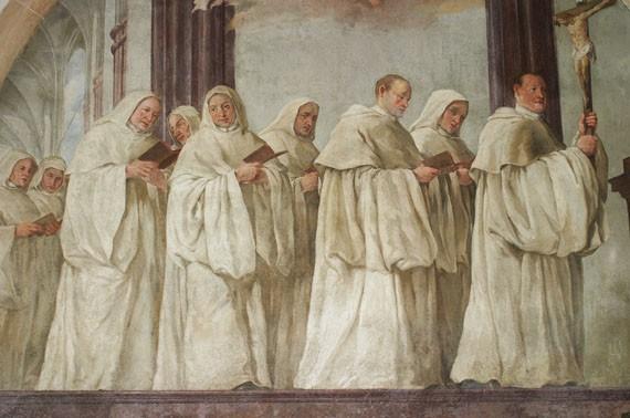 robes The Franciscans wore brown or grey robes The later Dominicans wore black mantles