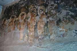 40 AN INTRODUCTION TO INDIAN ART Paintings, Cave No. 9, Ajanta painting were simultaneous processes and dating of the paintings follows the date of the cave excavations.