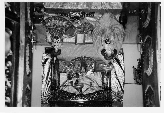 B.V. Madhava Maharaj narrated the following pastime: Shyamananda Pandit was a disciple of Hrdaya Caitanya in Bengal. Shyamananda Pandit came to Vrndavan and took instructions from Jiva Goswami.