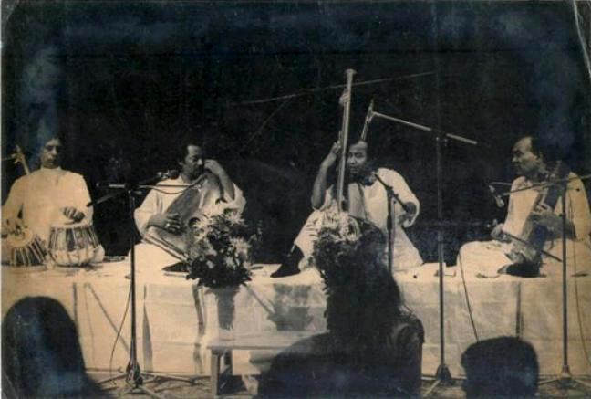 playing the tabla). No matter how good other tabla players were, she wanted the best. Shaukat Saab was aware of his stature as a tabla player.