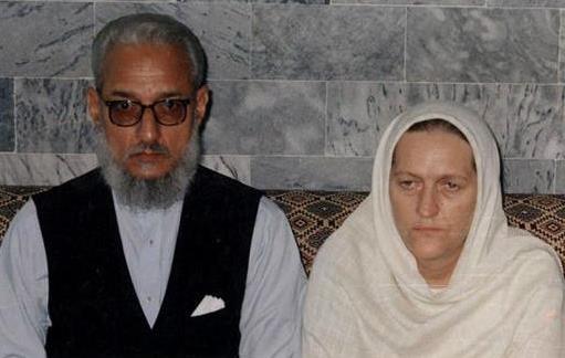 What are other people up to Mr. & Mrs. Muhammad Ahmed Qureshi Founders of Sirat ul Jannah Source : http://sirat-ul-jannah.org.pk Mr & Mrs Ahmed Qureshi are a model of dedication and commitment.