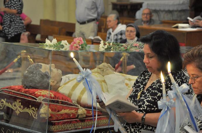 l o v e t h e H O LY l a n d a n d b e l o v e d P A G E 3 Diocese: Holy Land News Relics of Saint John Bosco solemnly received in Jerusalem The relics of St.