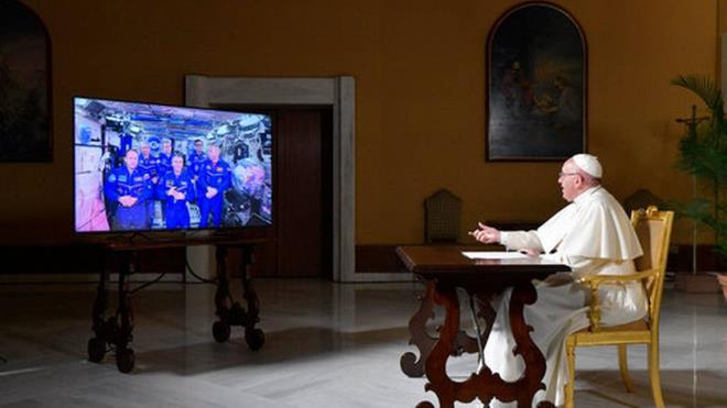 Pope calls space, takes small step for Vatican- Russian ties (this story originally appeared on October 26) VATICAN CITY (AP) - Pope Francis took a small step toward improved Vatican-Russian