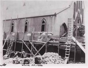 In 1958, the white interior of the church was painted a pale pink. Other ornamental work was added in various places.