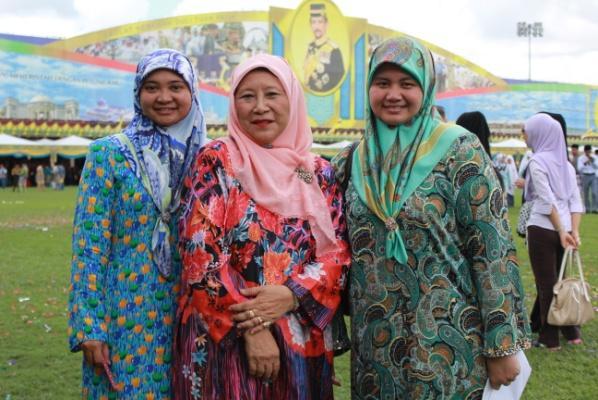 From page 1 Pn Nellie, Dyg Nooralizah and Dyg Nurul Fajrina were among the participants in the 24 August event.