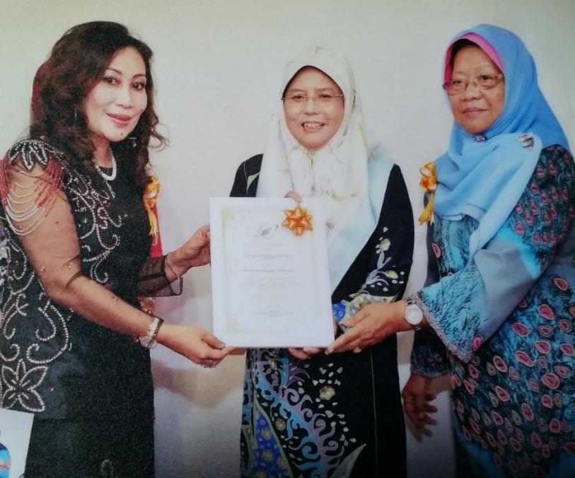LAUNCHING OF WOMEN ENTREPRENUERS DAY & WBC AWARDS NIGHT The 30 August 2014 was an auspicious day for the Women s Business Council-Brunei Darussalam (WBC).