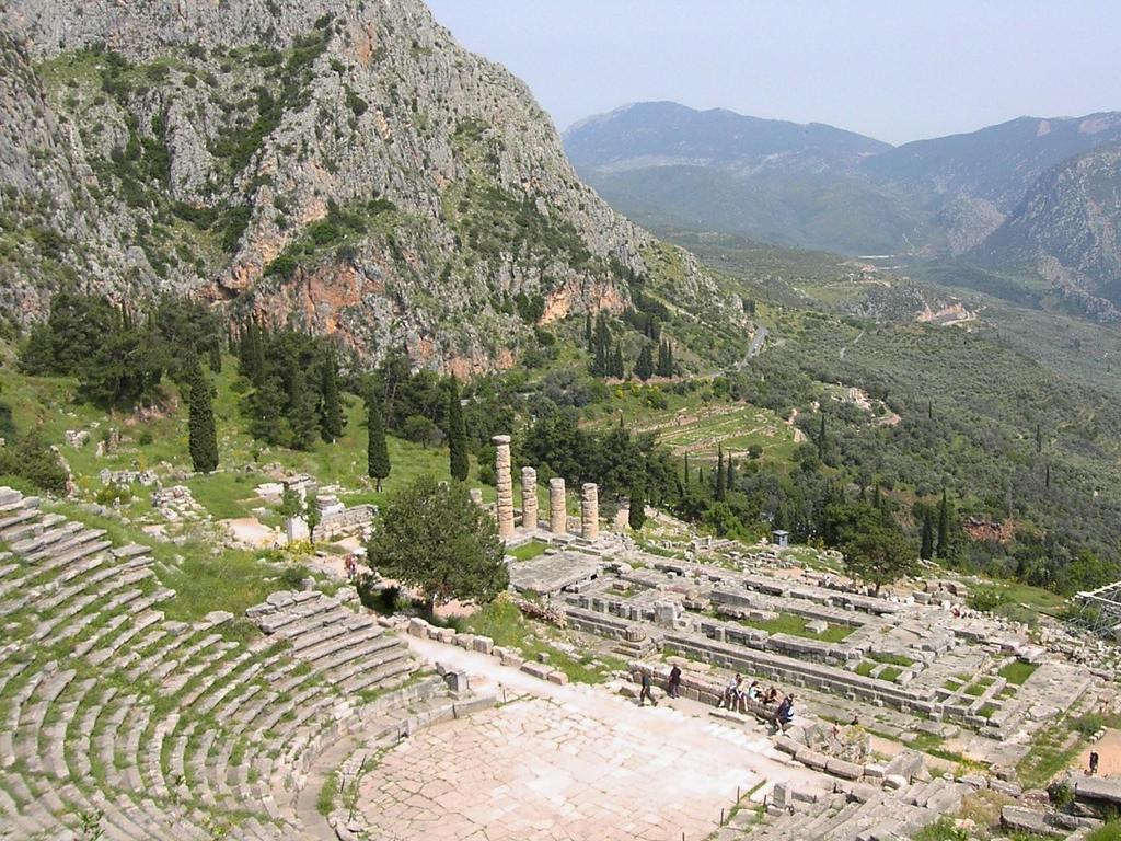 L e s s o n T w o H i s t o r y O v e r v i e w a n d A s s i g n m e n t s Excellence Ruins of the theatre and of the temple of Apollo at Delphi.