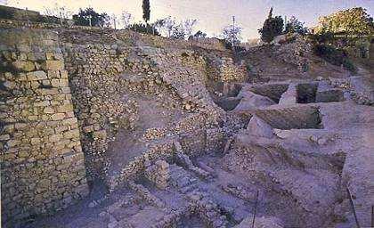 Archaeological Evidence Nehemiah most likely rebuilt the wall only near the City of David and the Temple Mount but not on the western hill.