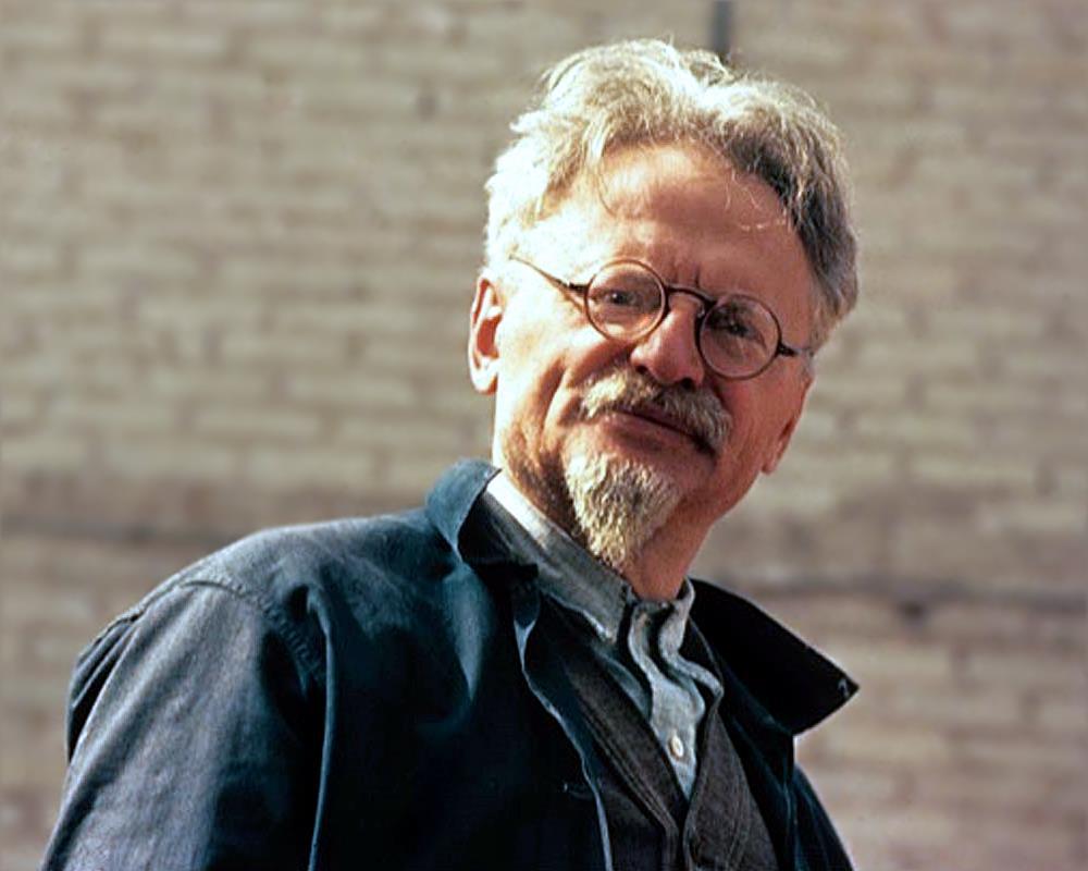 10 The writer admits here that Trotsky saw the building of the Fourth International as his most important work and that by not containing writings on that this work contains a black hole.