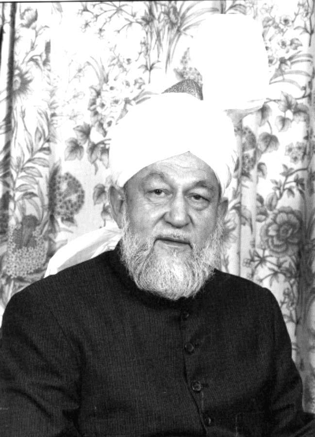 Picture of Hudhrat Khalifatul Masih IV