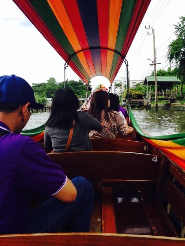 Bangkok -Cruising the canal in Taling Chan and
