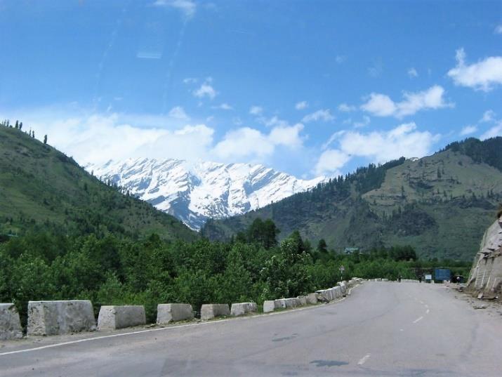 8 October Trip to Mc Leod Ganj / Dharamsala We make a very long and impressive journey to Mc Leod Ganj by private cars, starting early morning, arriving late at