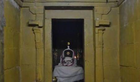 Sernthapoomangalam - 6 of 9 Nava Kailasam Sernthapoomangalam temple is in Thoothukudi to Triruchendur