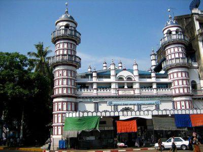 Address: Maha Bandoola Road, Yangon, Myanmar Image Courtesy of Wikimedia and khaipi D) Bengali Sunni Jameh Mosque Bengali Sunni Jameh Mosque is situated in downtown Yangon.