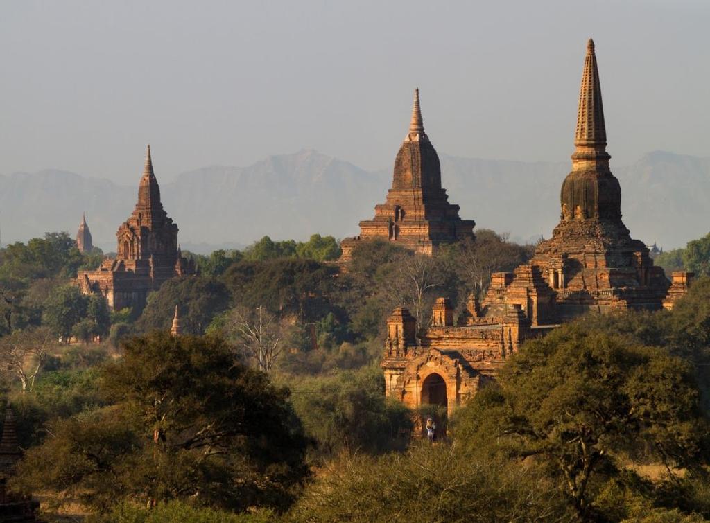 With over 2000 temples and pagodas, Bagan is one of the richest archaeological sites in Asia. The monuments are of different sizes and shapes, all splendid with distinct architectural designs.