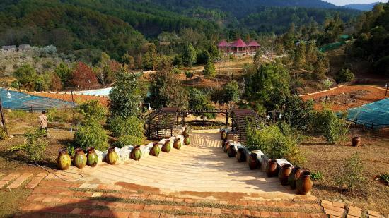 The Kalaw Hill Lodge is a charming 32-bedroom boutique lodge located