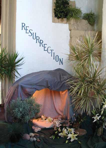 Experience Easter reflective Bible studies Station six Resurrection the empty tomb Look at the empty tomb. Think about going to visit the grave of someone you love.