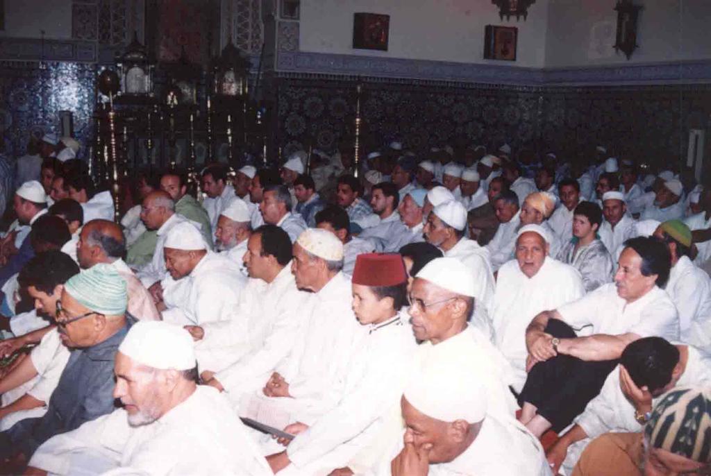 Collective recital of the Dalâ il al-khayrât of al-jazûlî, in the Mosque of Sidi Abû l-