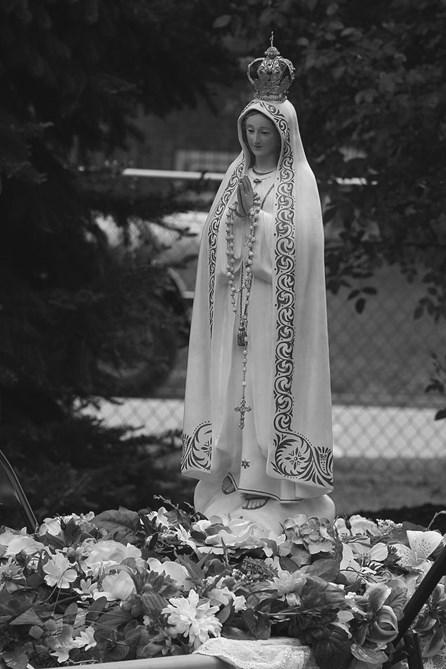The rosary will be recited at 7:00 pm Everyone is invited to come and pray the rosary as a faith community If you are interested in hosting the Fatima Statue, please call Sue Dunlay, 470-9464 YOUTH
