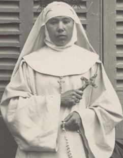 Maria Assunta Palo a was also sent by the Foundress to China in 1904.