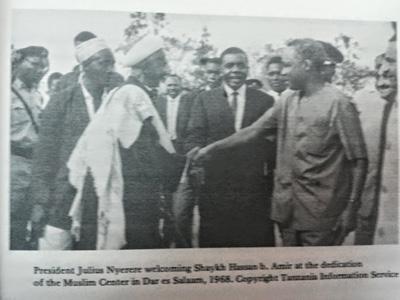 Mkunguni, Sheikh Hassan Bin Amir alimkabili Sheikh Takadir na kumwambia asirudie tena maneno hayo kwa kuwa yalikuwa kufr.