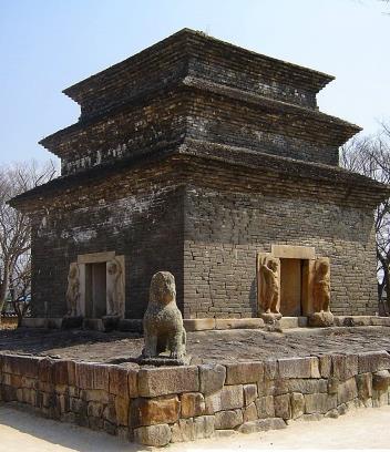 three-story stone pagoda (Lee, 1998). a) Hgh-qualty grante b) Wood c) Dark gray brck Fg.
