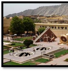 The Jantar Mantar is an equinoctial sundial, consisting a gigantic triangular gnomon with the hypotenuse parallel to the Earth's axis.