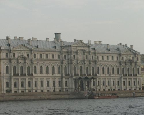 Since 1949 it occupies one of the palaces in Saint-Petersburg on the Neva bank close