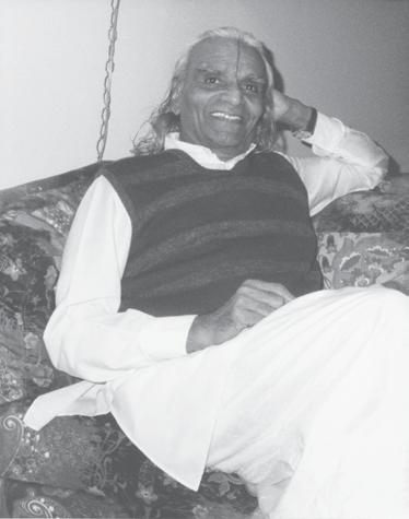 Live Happily Die Majestically by B.K.S. Iyengar The following is reprinted from Yoga Rahasya, Vol. 21, No. 4, 2014, to commemorate the passing of our beloved B.K.S. Iyengar one year ago, on August 20, 2014 Of all the certainties and uncertainties, what is certain is death.
