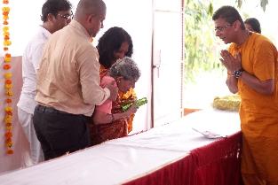 They offered their thanks with gratitude filled hearts to Dadashreeji and to the Maitreyi who hosted the