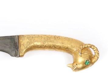 A Mughal Dagger سكينتان مغوليتان تدخل إحداهما يف األخرى كما أنهما مكفتان بزخارف من الذهب من القرن ١٩ The scabbard in the shape of a straight blade