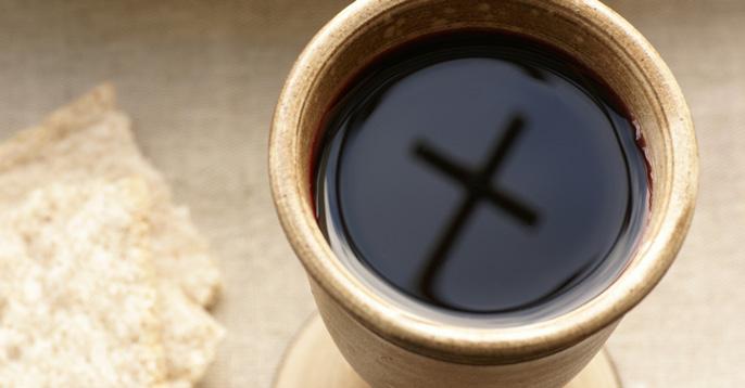 Introducing Communion by Extension HOLY COMMUNION IS CENTRAL TO CHRISTIAN WORSHIP.
