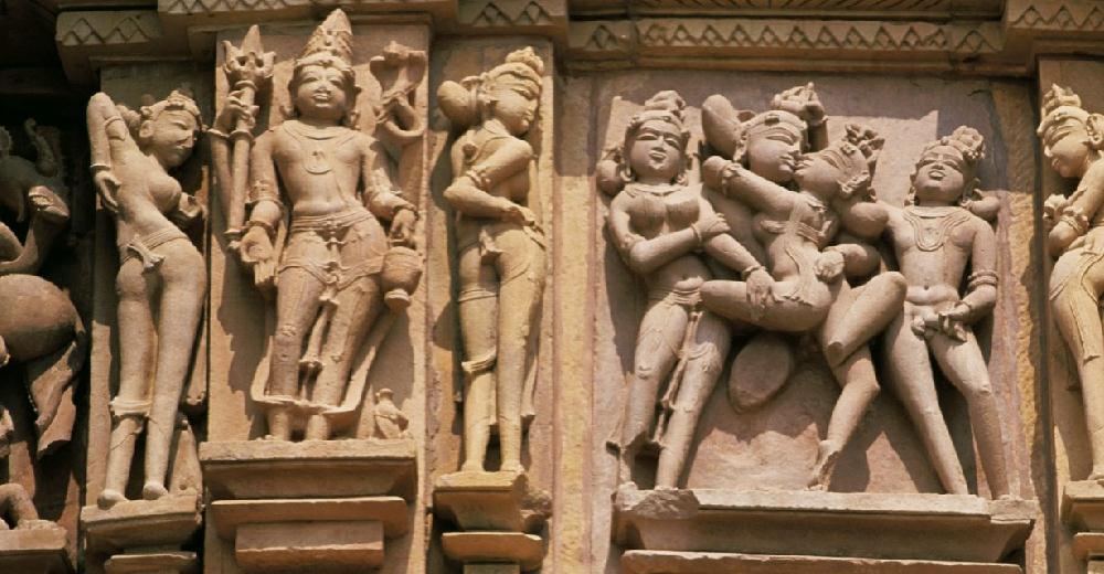 Erotic couples, Kandariya Mahadeva