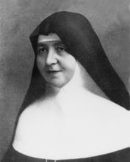 The first pioneers for Korean mission were four, and Sr. Mathilde Hirsch was their leader and the new convent Superior. After a long sea voyage, they arrived at Busan seaport at 7:00 a.m. on November 18, 1925.