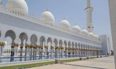 The four minarets, situated at each corner of the open court, as well as the central dome of the mosque, are the clearest similarity between The Taj Mahal and Sheikh Zayed Grand mosque as illustrated
