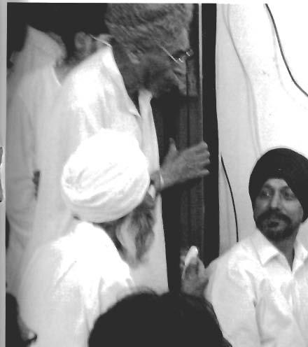 Sant Sadhu Ram Ji, Delhi, September 2002, talking to