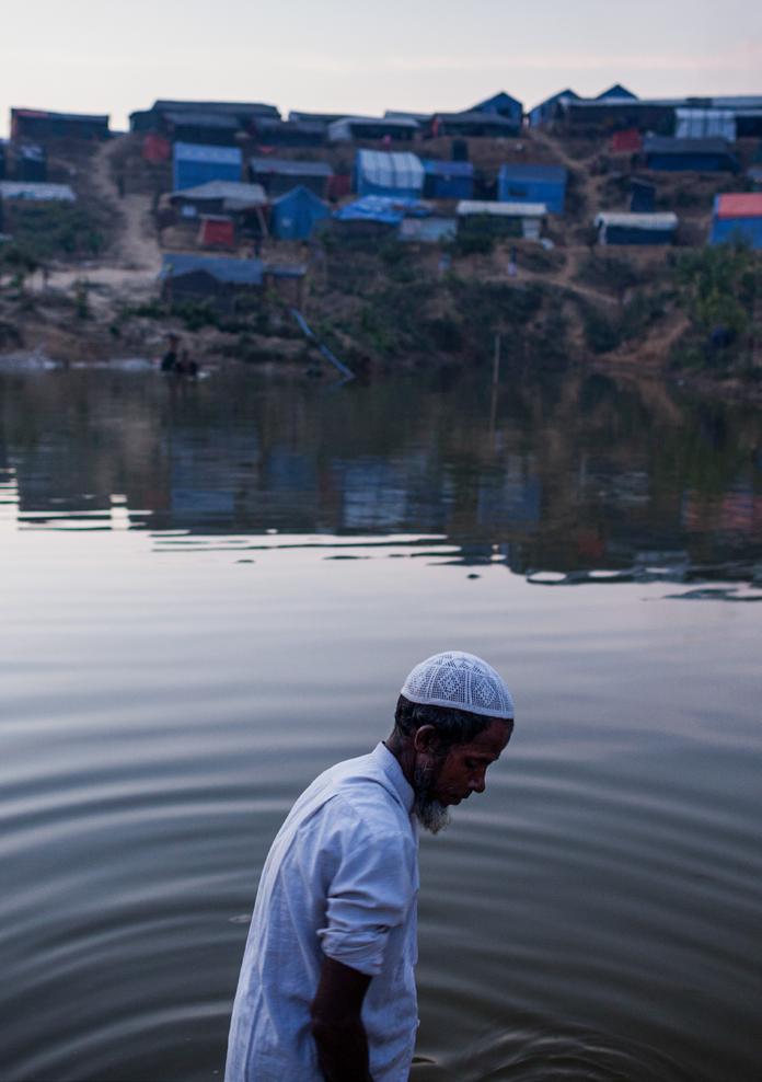 Summary 22 A Rohingya refugee uses one of the many man-made dams in Balokhali 2