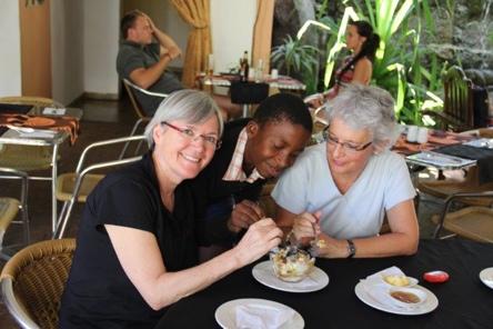 Therefore, Johanna Merkt, in charge of Ahmsen, and I travelled together to Zimbabwe to spend Holy Week in retreat and meet members of CLC Zimbabwe. 25.3.