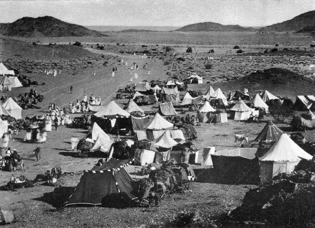 figure 1 Pilgrims Camped on the outskirts of Mecca, 1880s Call people to the pilgrimage!