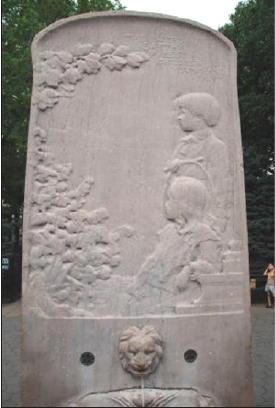Tompkins Square Park Manhattan I n 1906, two years after the Slocum Tragedy, a group of German women commissioned a memorial to the lives lost on June 15, 1904.