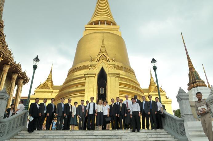 Imbuing Thai Culture Special arrangements through the Government of Thailand were made for HJN and YAN to visit Thailand s Grand Palace.