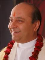 SHRIMAD BHAGAVAD GITA SERIES Wednesday, May 30 through Saturday, June 2, 2012 Discourse by Pujyashree Bhupendrabhai Pandya (Bhaishri) Pujyashree Bhupendrabhai Pandya, who has often been described as