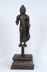 Vakataka bronze images of the Buddha from Phophnar, Maharashtra, are contemporary with the Gupta period bronzes.