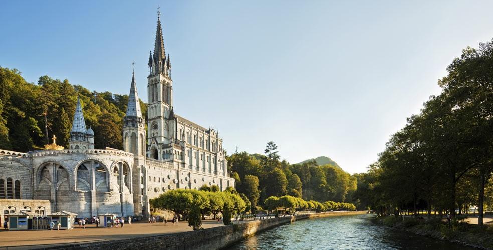 Saturday 21st July Today will be the first full day in Lourdes. This morning our young people will take the assisted pilgrims for a tour of the Domaine. Whilst doing this, they will lead prayers.